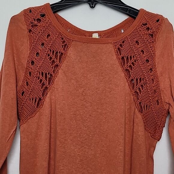 Free People Boho Distressed Crochet Lace Up Back Top Size XS - Picture 2 of 8